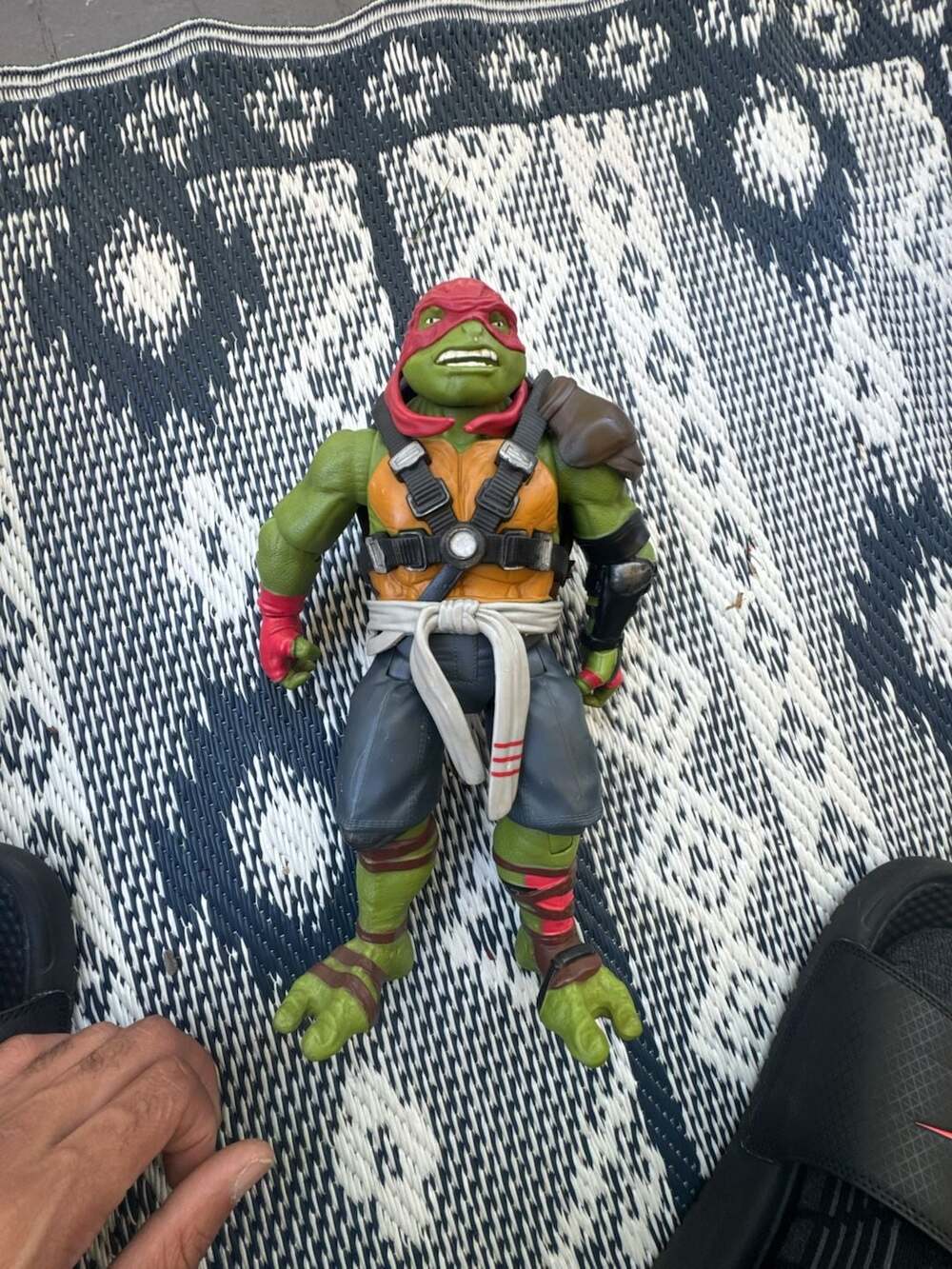 Playmates Teenage Mutant Ninja Turtles Raphael 11-Inch Deluxe Action Figure